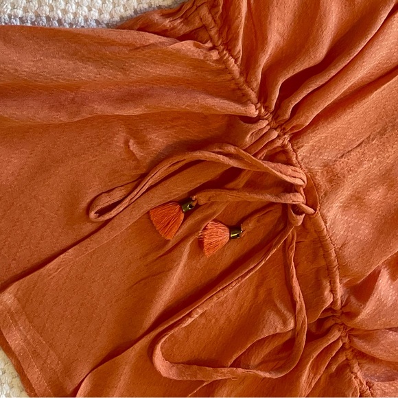 LOVESTITCH
Slit-Sleeve Drawstring - Picture 9 of 12